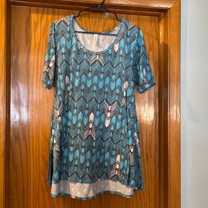 LuLaRoe Perfect Tee, Size Medium